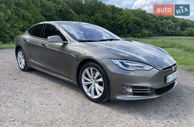 Лифтбек Tesla Model S 2016 в 