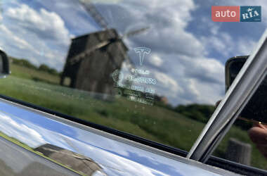 Лифтбек Tesla Model S 2016 в 