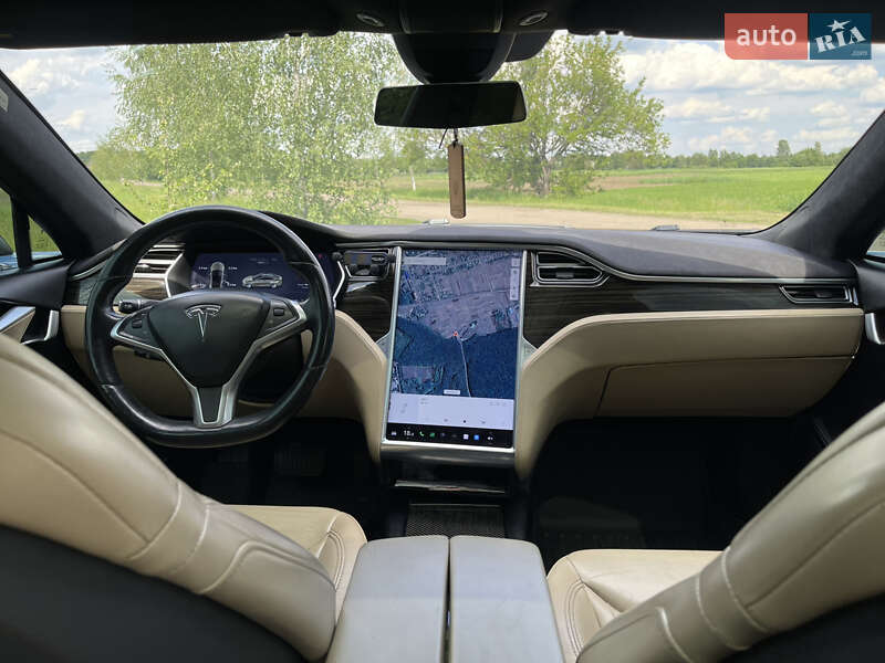 Лифтбек Tesla Model S 2016 в Киеве