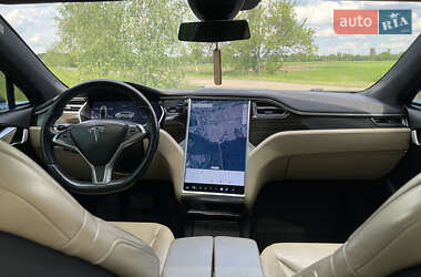 Лифтбек Tesla Model S 2016 в 