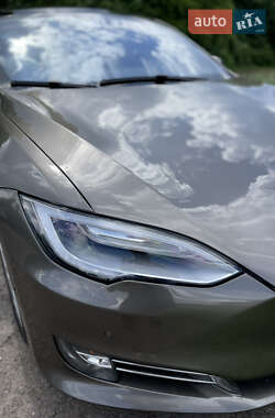 Лифтбек Tesla Model S 2016 в 