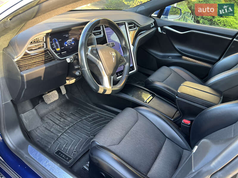 Лифтбек Tesla Model S 2017 в Тернополе