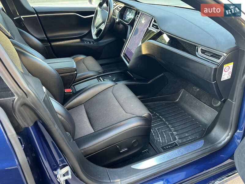 Лифтбек Tesla Model S 2017 в Тернополе