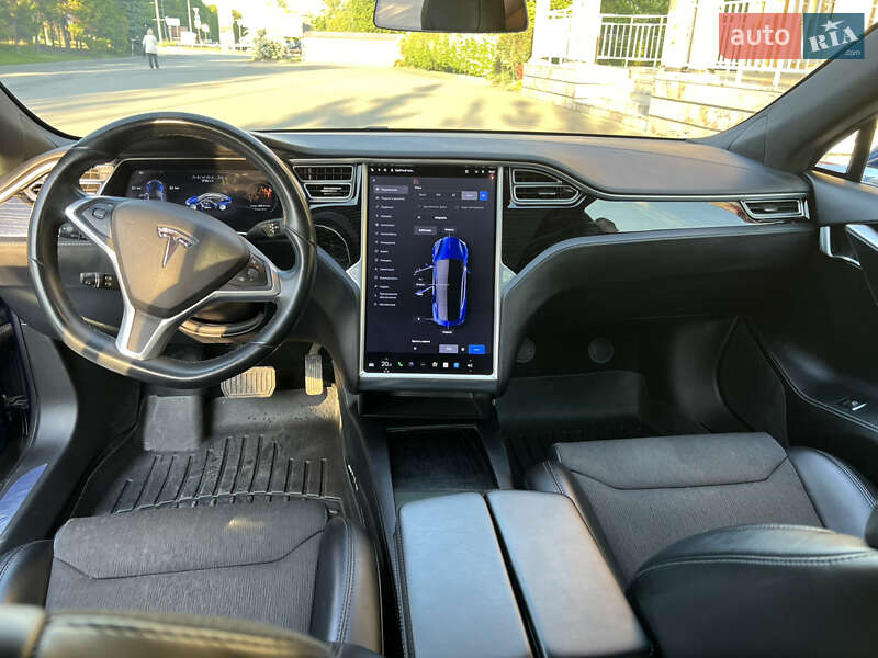 Лифтбек Tesla Model S 2017 в Тернополе