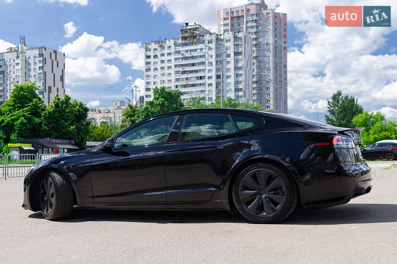 Лифтбек Tesla Model S 2023 в Киеве