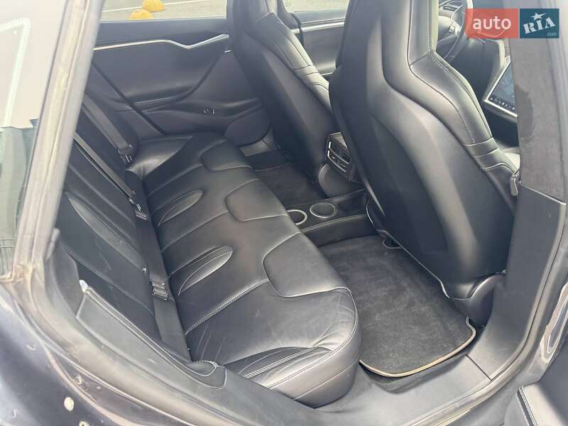 Ліфтбек Tesla Model S 2015 в Харкові