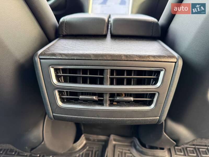 Лифтбек Tesla Model S 2013 в Ивано-Франковске