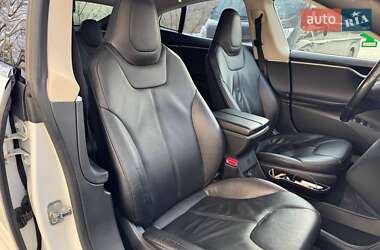 Лифтбек Tesla Model S 2013 в 