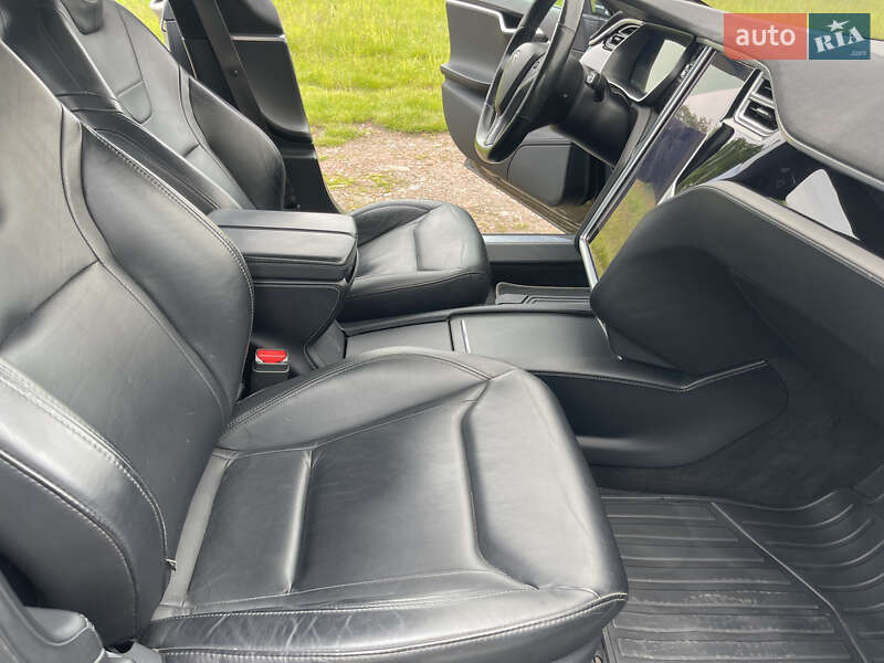 Лифтбек Tesla Model S 2016 в Львове фото 6 Лифтбек Tesla Model S 2016 в Львове