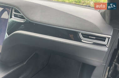 Лифтбек Tesla Model S 2016 в 
