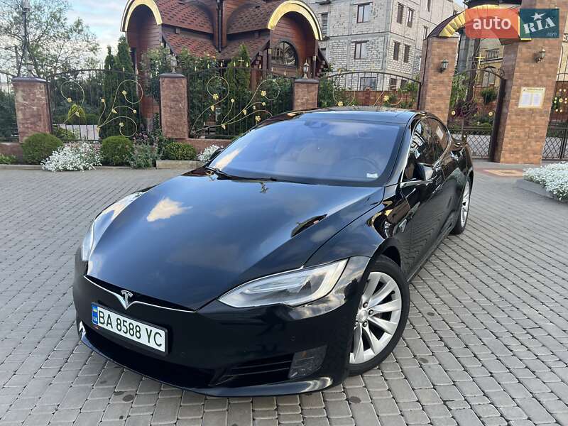 Tesla Model S 2016