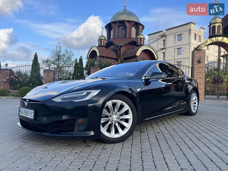 Лифтбек Tesla Model S 2016 в Черноморске