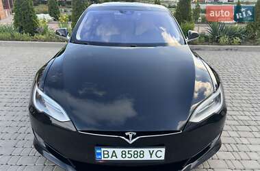 Лифтбек Tesla Model S 2016 в 