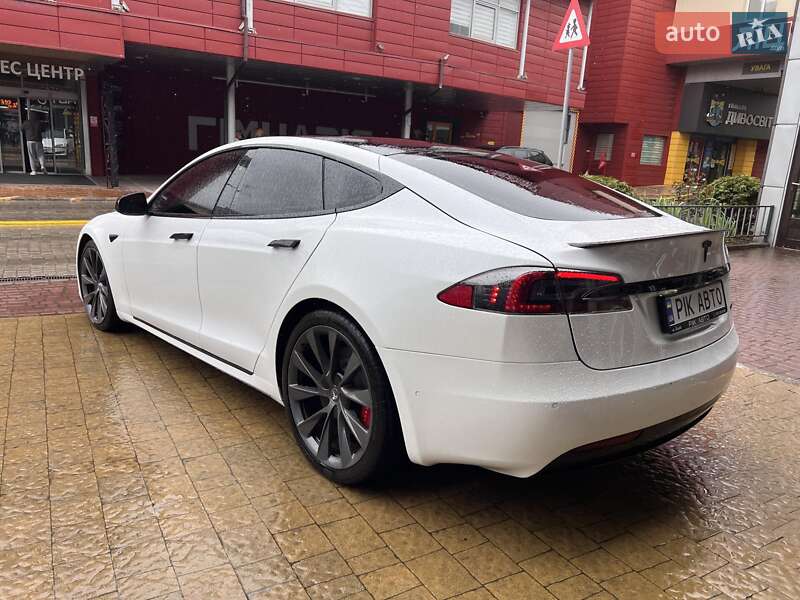 Ліфтбек Tesla Model S 2020 в Львові