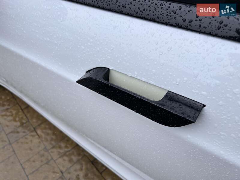 Ліфтбек Tesla Model S 2020 в Львові