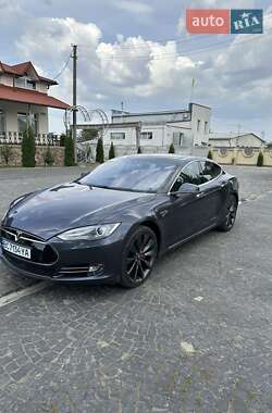 Ліфтбек Tesla Model S 2015 в Золочеві