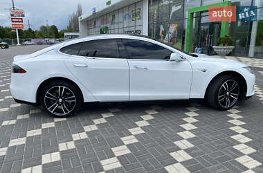 Лифтбек Tesla Model S 2014 в 