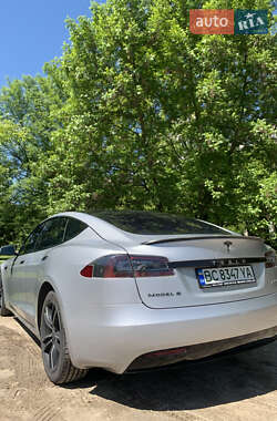 Лифтбек Tesla Model S 2017 в 