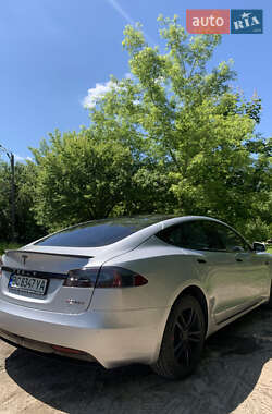 Лифтбек Tesla Model S 2017 в 