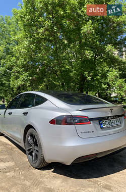 Лифтбек Tesla Model S 2017 в 