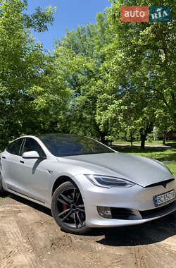 Ліфтбек Tesla Model S 2017 в Львові