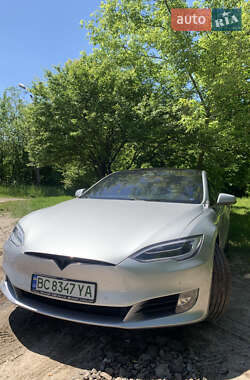 Лифтбек Tesla Model S 2017 в 
