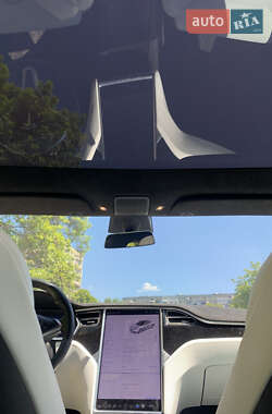 Лифтбек Tesla Model S 2017 в 
