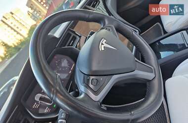 Лифтбек Tesla Model S 2018 в Львове
