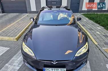 Лифтбек Tesla Model S 2018 в Львове