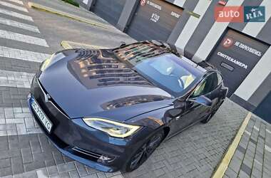 Лифтбек Tesla Model S 2018 в Львове