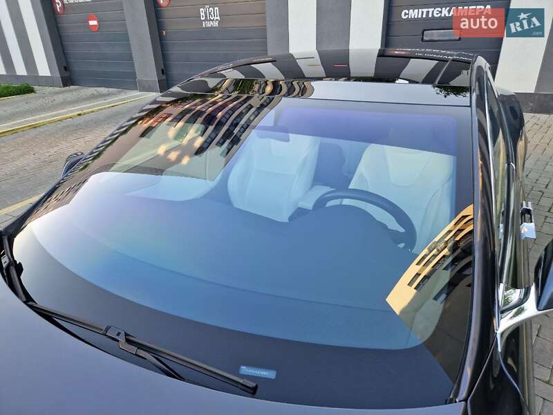 Лифтбек Tesla Model S 2018 в Львове