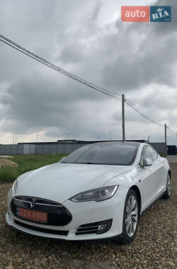 Лифтбек Tesla Model S 2015 в 