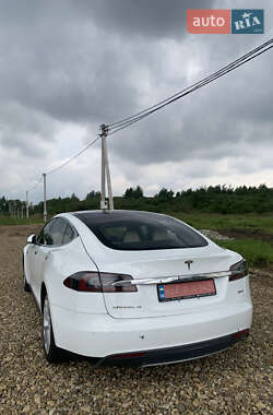 Лифтбек Tesla Model S 2015 в 