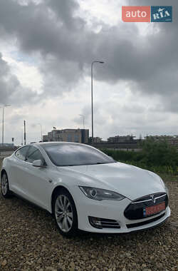 Ліфтбек Tesla Model S 2015 в Львові