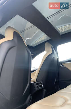 Лифтбек Tesla Model S 2015 в 