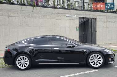 Лифтбек Tesla Model S 2017 в 