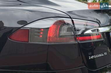 Лифтбек Tesla Model S 2017 в 