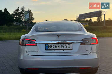 Лифтбек Tesla Model S 2014 в 