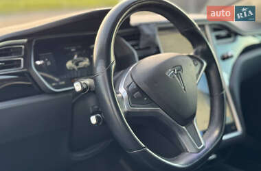 Лифтбек Tesla Model S 2014 в 