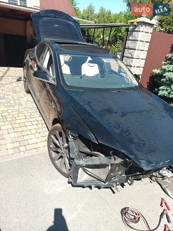 Лифтбек Tesla Model S 2018 в 