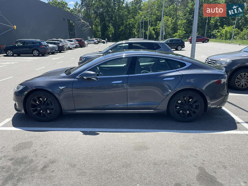 Ліфтбек Tesla Model S 2016 в Києві