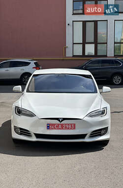 Лифтбек Tesla Model S 2016 в 