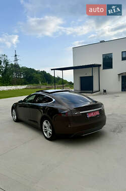 Лифтбек Tesla Model S 2014 в 