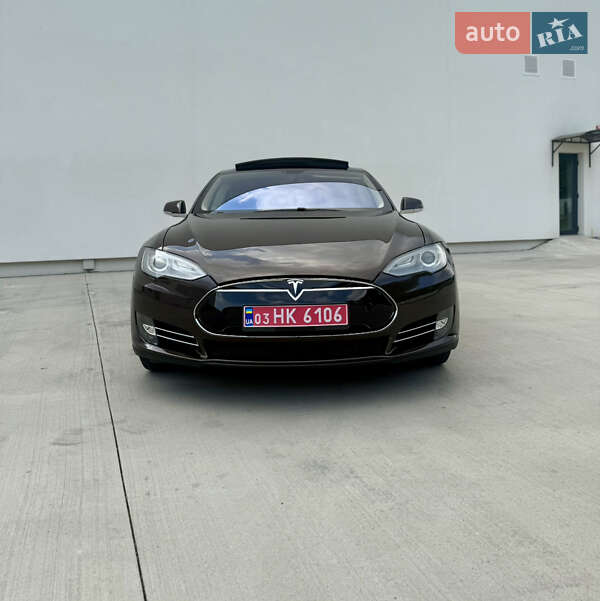 Лифтбек Tesla Model S 2014 в Луцке