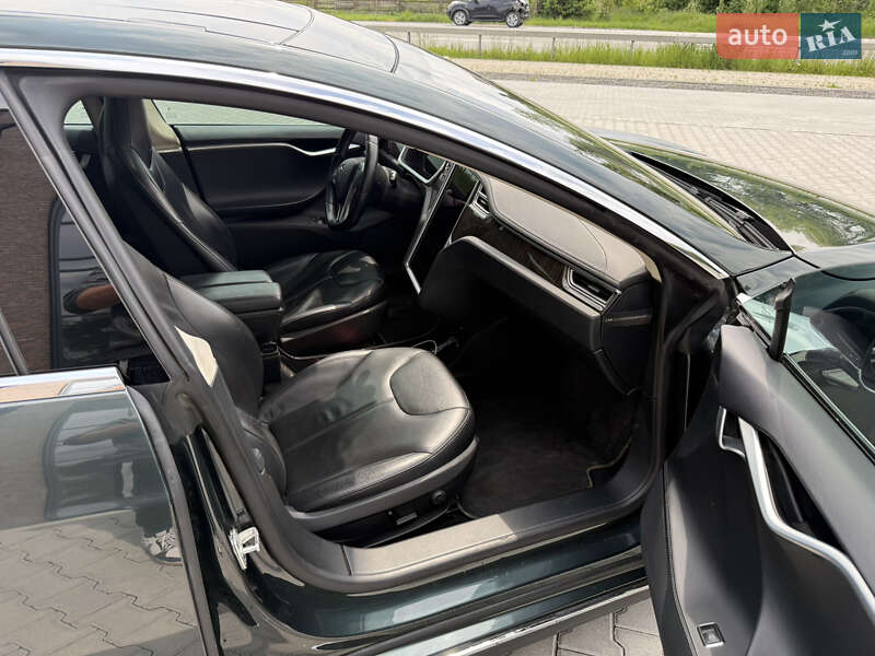 Ліфтбек Tesla Model S 2014 в Тернополі