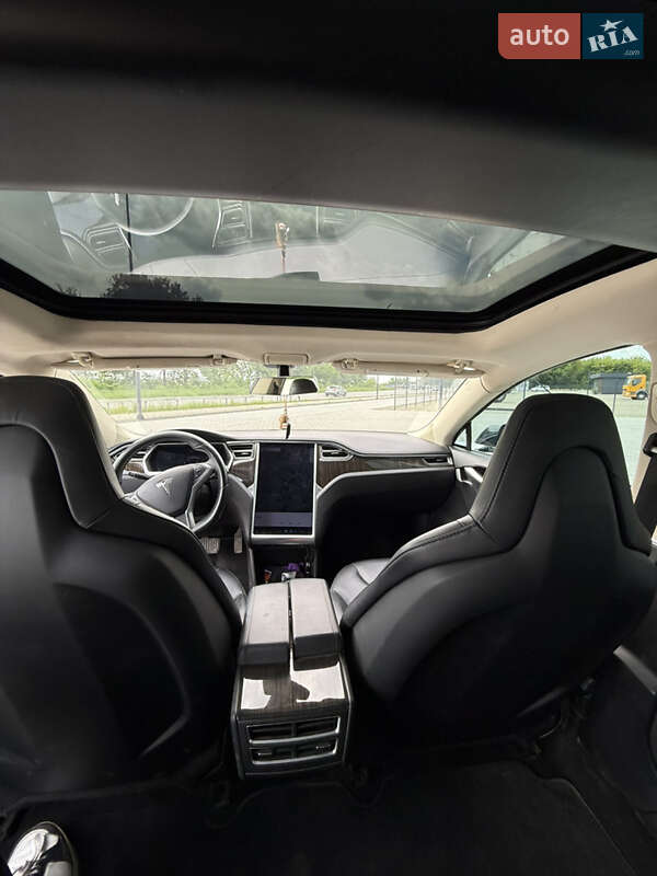 Ліфтбек Tesla Model S 2014 в Тернополі