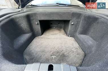 Ліфтбек Tesla Model S 2013 в 