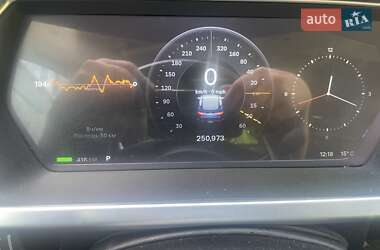 Ліфтбек Tesla Model S 2013 в 