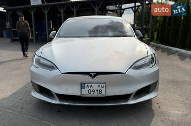 Лифтбек Tesla Model S 2017 в 