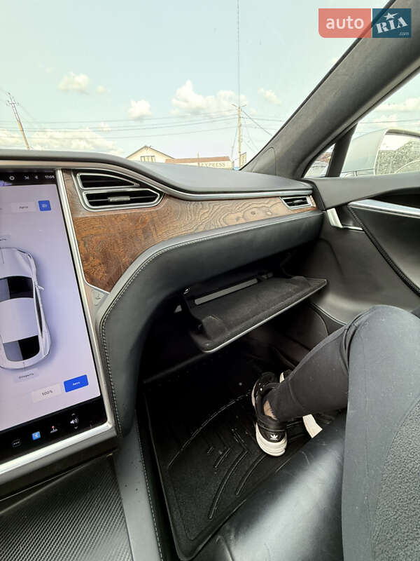 Ліфтбек Tesla Model S 2017 в Києві фото 19 Ліфтбек Tesla Model S 2017 в Києві